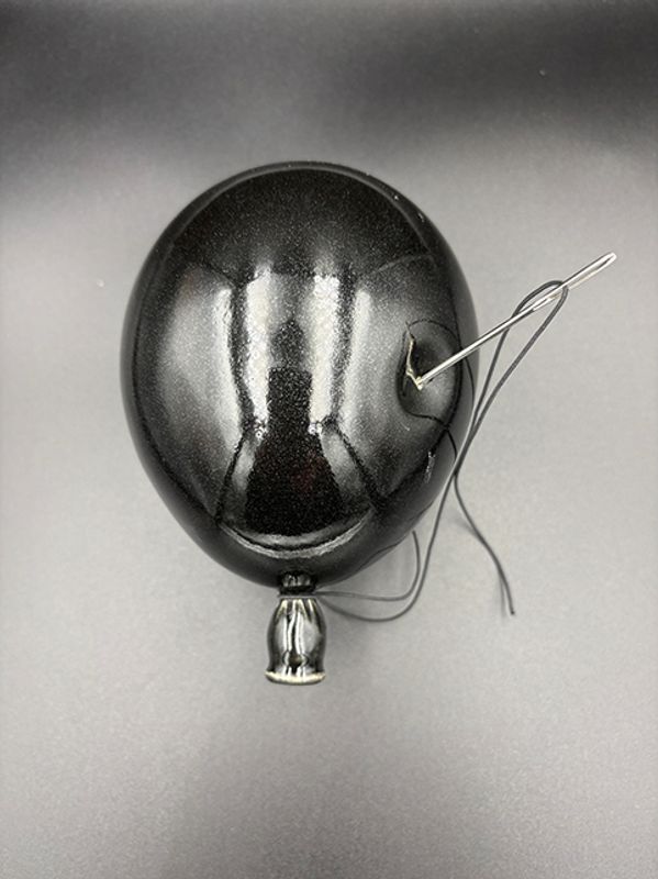 Keramikk ballong sort #13 cm My point exactly