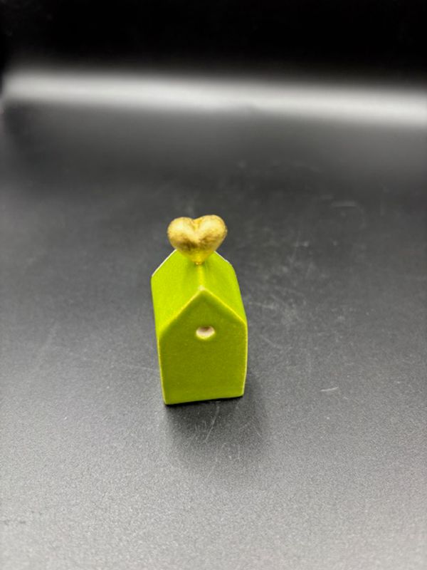 Mini fuglehus grønt med hjerte i gull